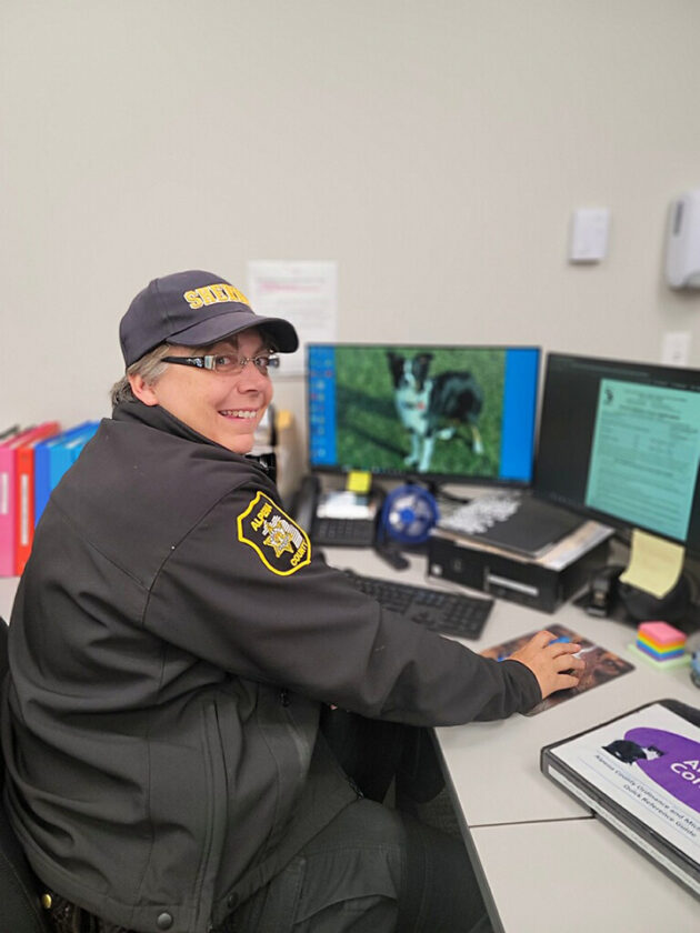 Animal Control Officer Michelle Reid named Officer of the Year News